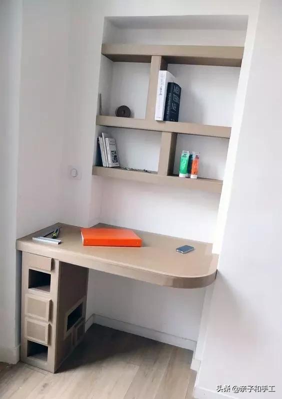 只用瓦楞纸就可以做出一件件家具，简直酷爆了