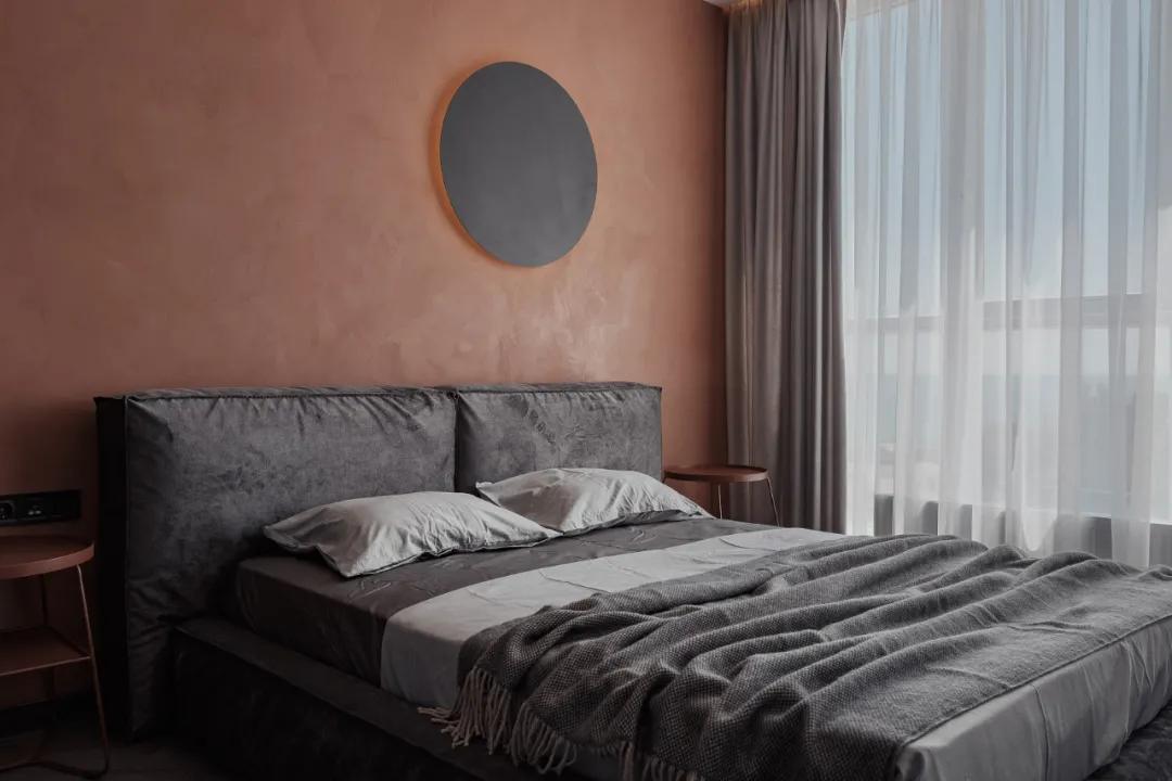 有宁静的灰有饱满的赤陶土色，让平衡元素覆盖全屋