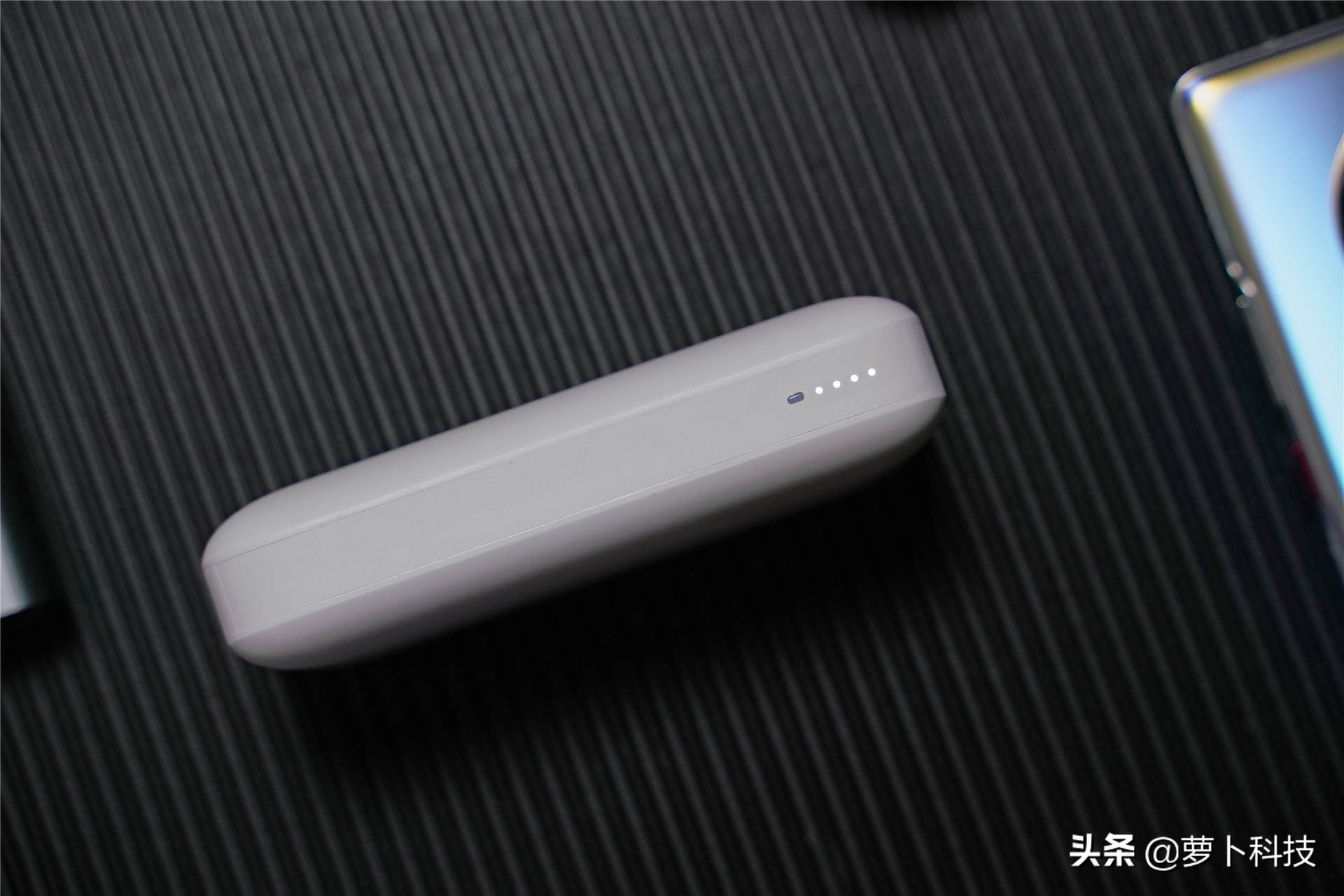 aigo充电宝大容量20000快充,aigox充电宝好用吗