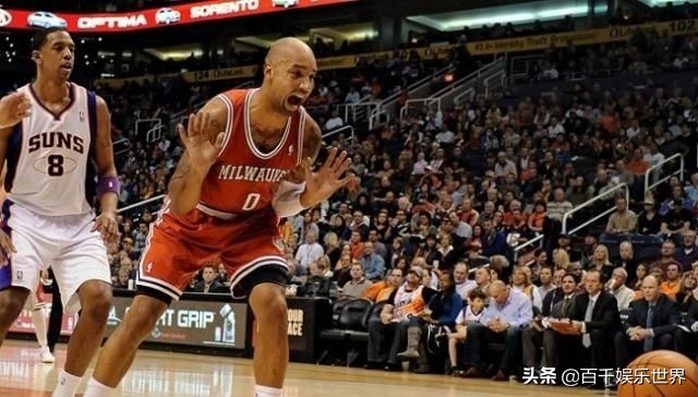 杩欏紶鐓х墖鎵垮寘浜嗕竴澶╃殑绗戠偣,杩愬姩鍦轰笂绮惧僵鐨勪竴鐬棿鎶撴媿