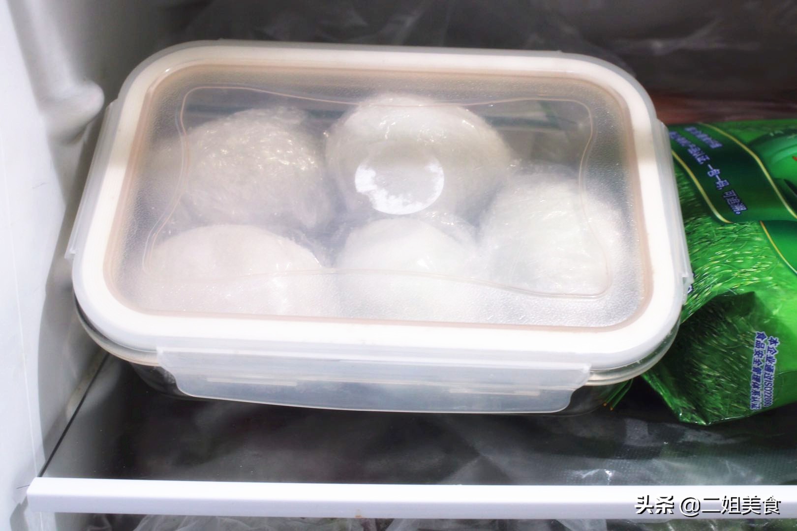 咸鸭蛋怎么腌才能个个流油,咸鸭蛋怎样腌不咸且流油