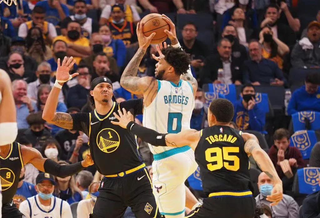 乔治杜兰特对飙时刻,乔治单打杜兰特后撤三分