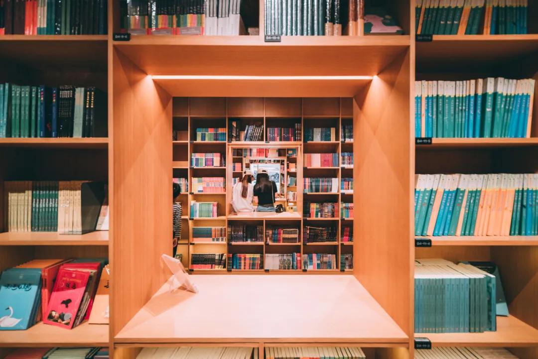 上海书店排名前十名,上海最高书店朵云书店