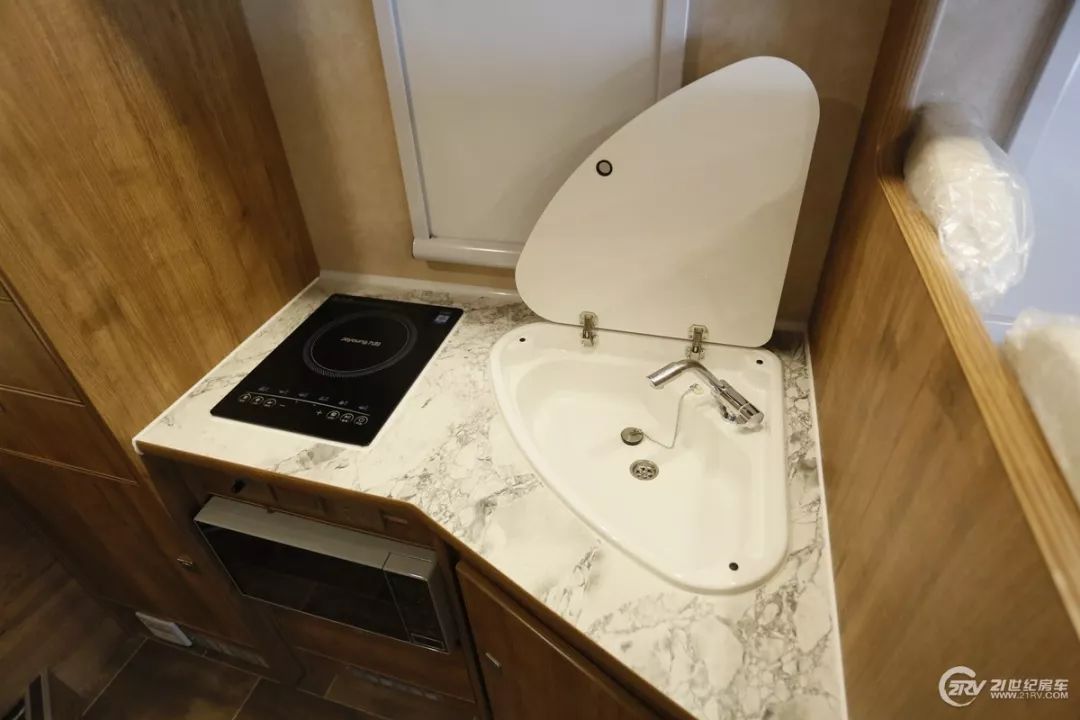 新款依维柯欧胜ad02后拓展房车,手动挡依维柯欧胜拓展房车大全