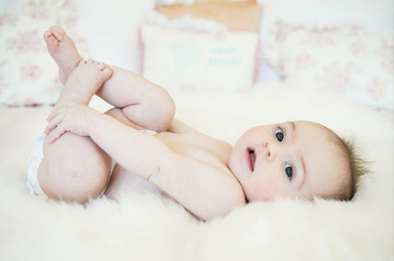 1到2个月宝宝聪明训练,婴儿四个月该做什么训练