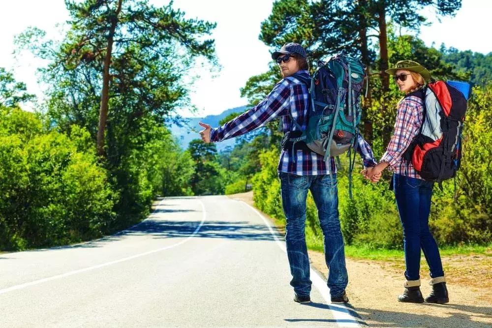 欧美人旅行为什么背一个很大的包,为什么外国人喜欢带旅行包