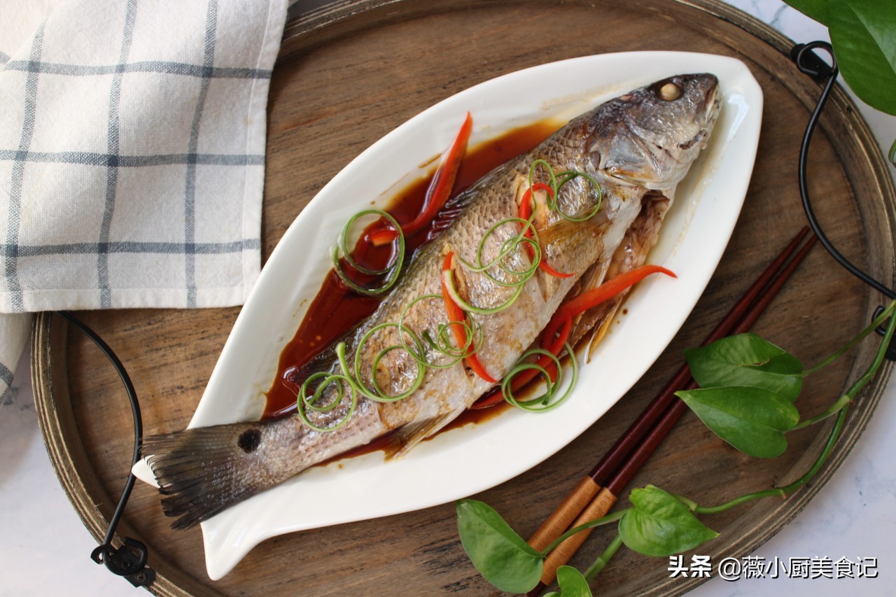 怎样蒸鱼不腥又好吃,蒸鱼怎样做才嫩而且好吃