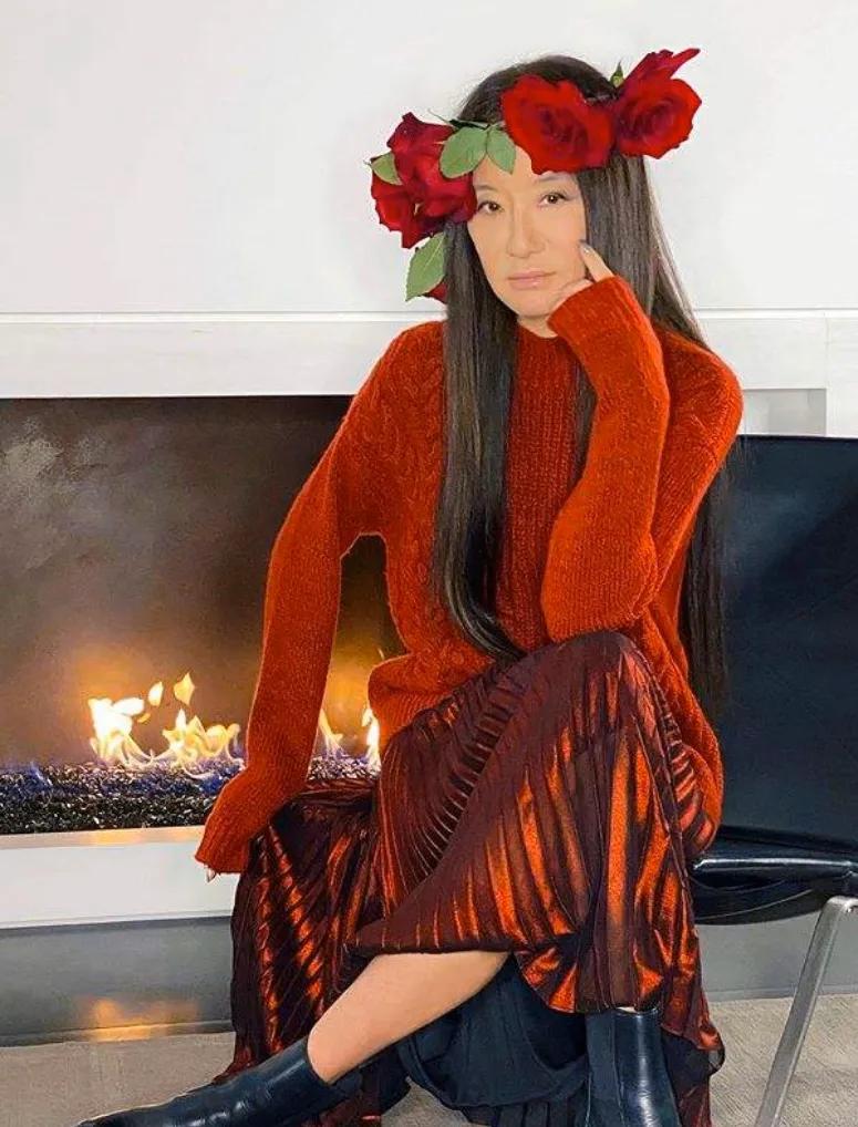 绿头发和黑头发,白头发变成黑头发是什么原因