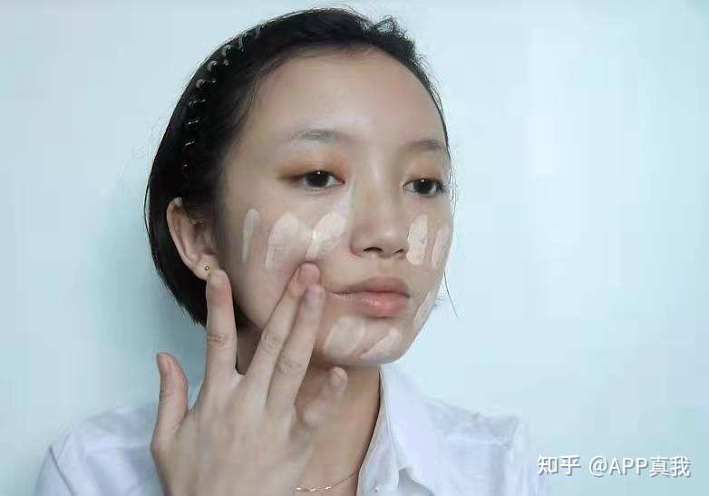 对毛孔友好的粉底液不卡粉起皮,毛孔粗大堵塞什么粉底液好不卡粉