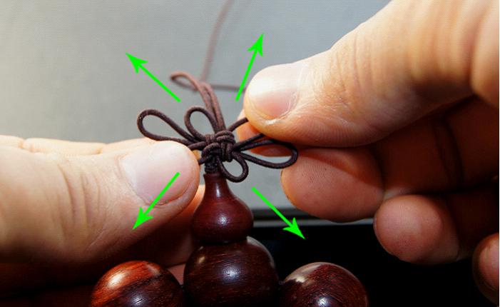 弹力绳穿珠子收尾打结方法,手串绳隔珠结的打结方法