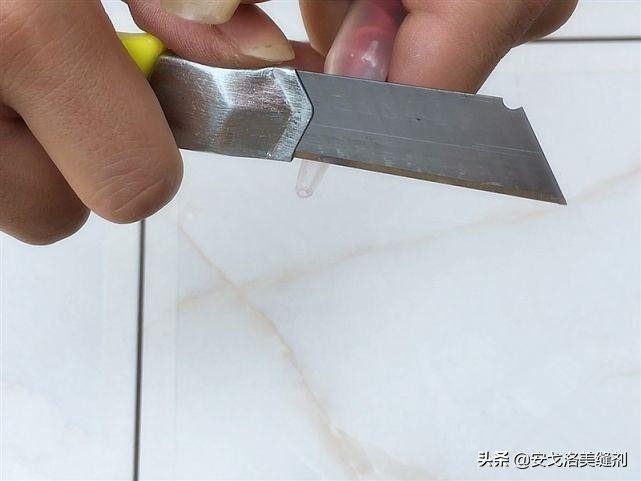 用美缝剂美缝怎么做平缝,美缝自己施工怎么选美缝剂