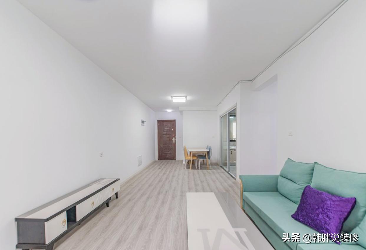 这才是真正的穷装，102㎡硬装带家具共5万，可以用家徒四壁来形容