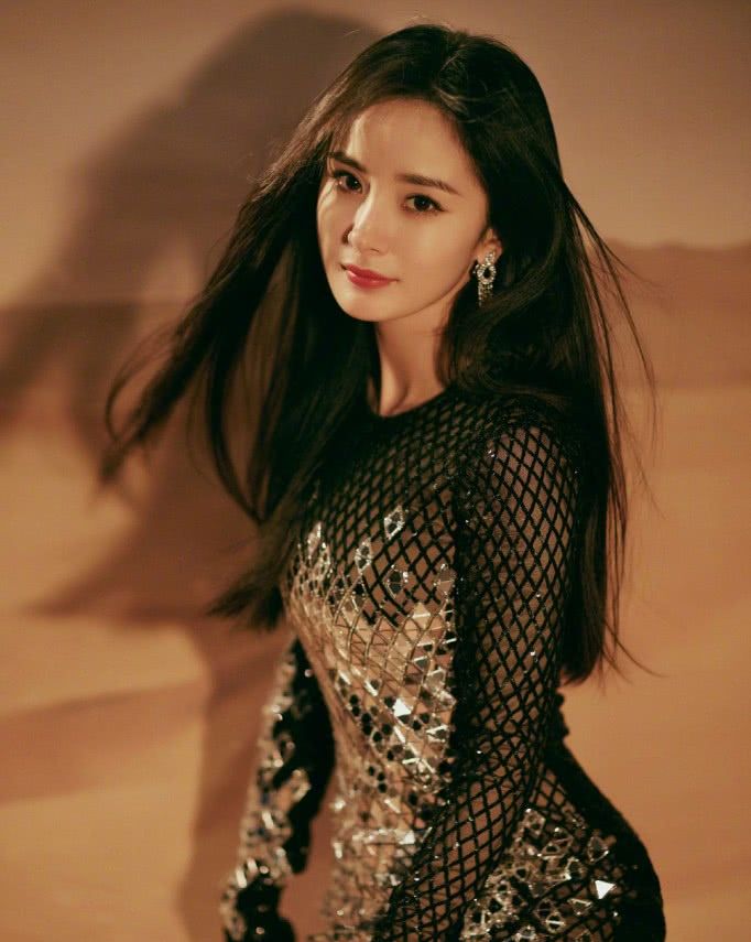 微博之夜杨幂尴尬,微博之夜走秀杨幂吐槽