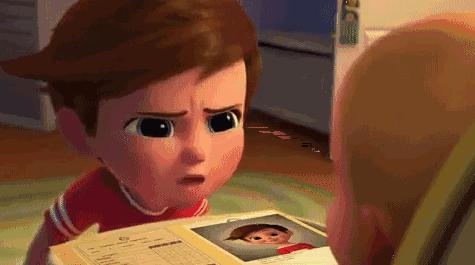 男孩有弟弟后成绩一落千丈：以前妈妈朋友圈里都是我，现在都是弟弟