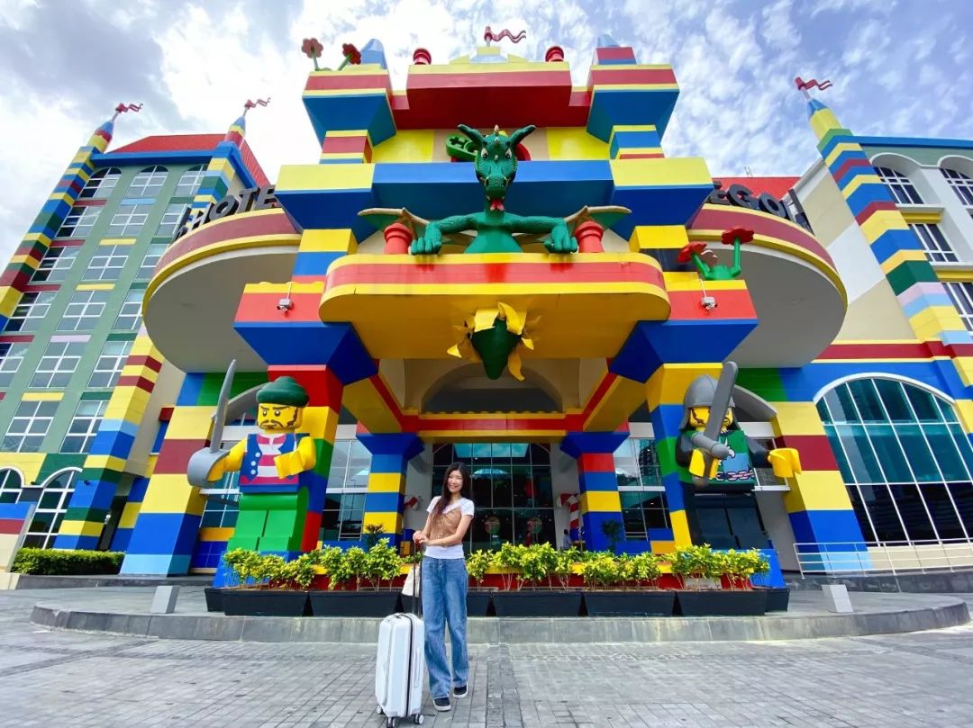 整个房间全拼上乐高是什么感受,现实中的乐高世界
