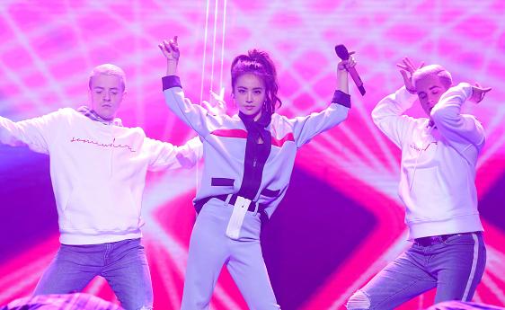 杨超越高考作文,以杨超越为话题的作文1000字