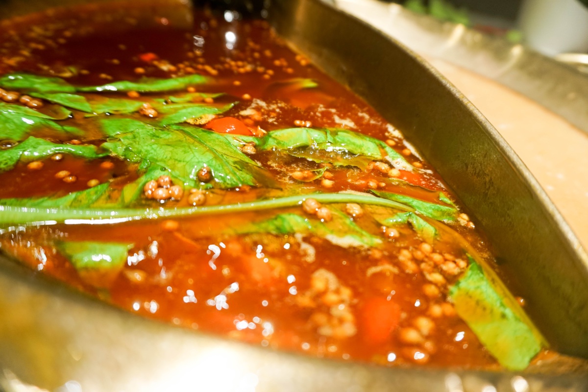 海底捞火锅一个月净收入,海底捞火锅店一年能挣多少钱