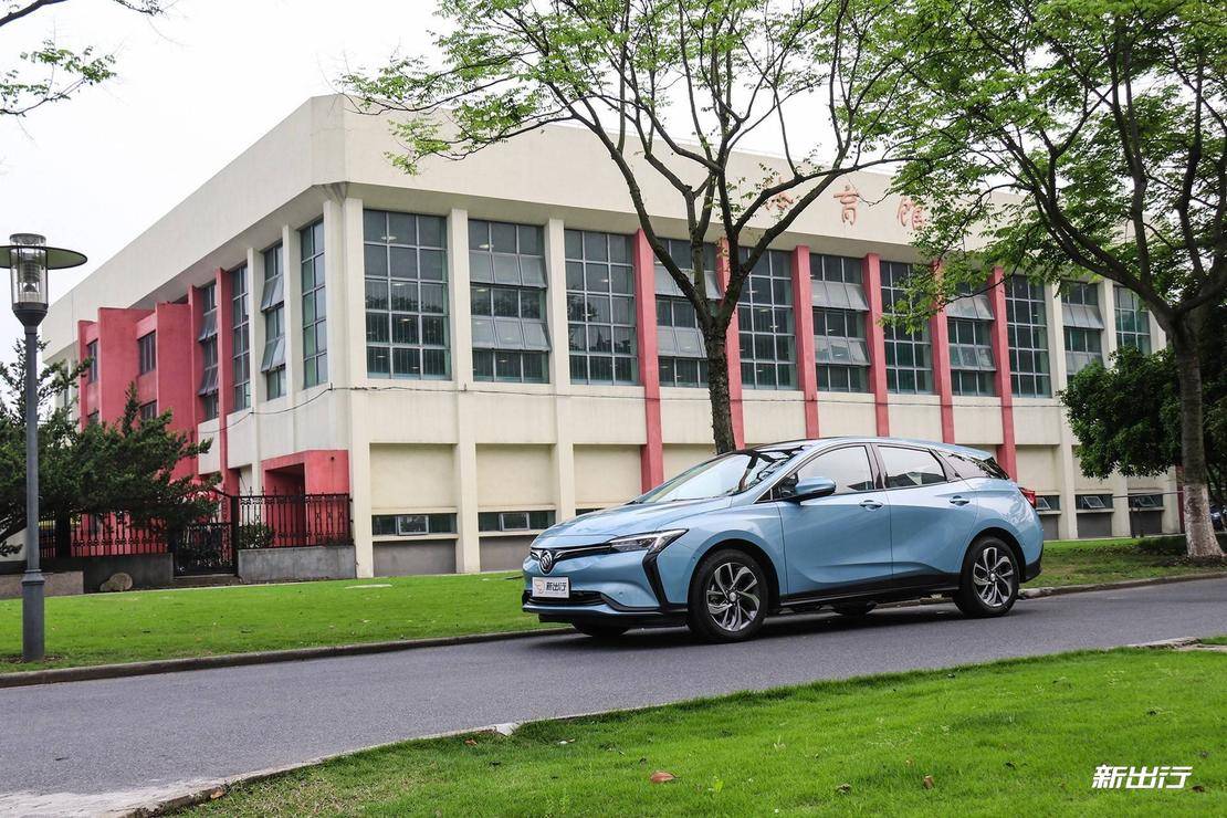 别克电车velite6体验,科技感满满别克velite6看车记