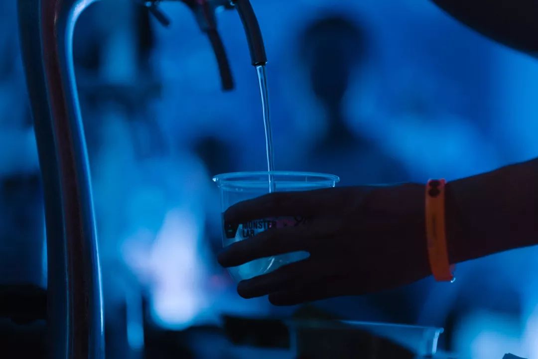 当心断缆警示标志,断片前有什么预警