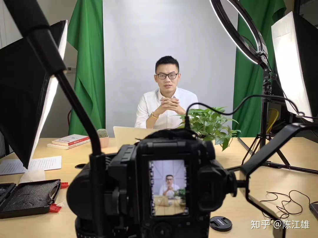 陈江雄：在抖音~1部手机，让我营收400万，6万人加爆VX