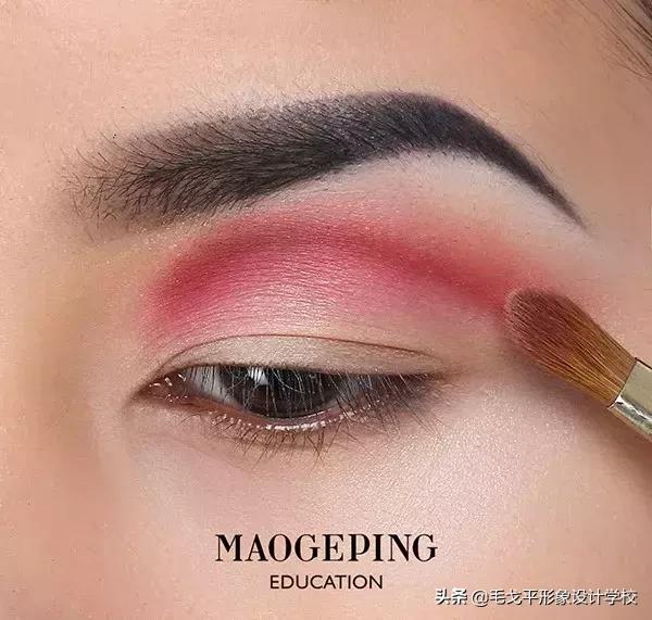 欧式双眼皮眼妆怎么画干净又高级,欧式眼妆怎么化妆好看