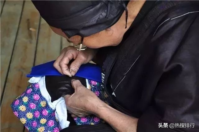 苗族歌手张丽娅邀请你：这个春天，我们相聚苗族锡绣发源地！