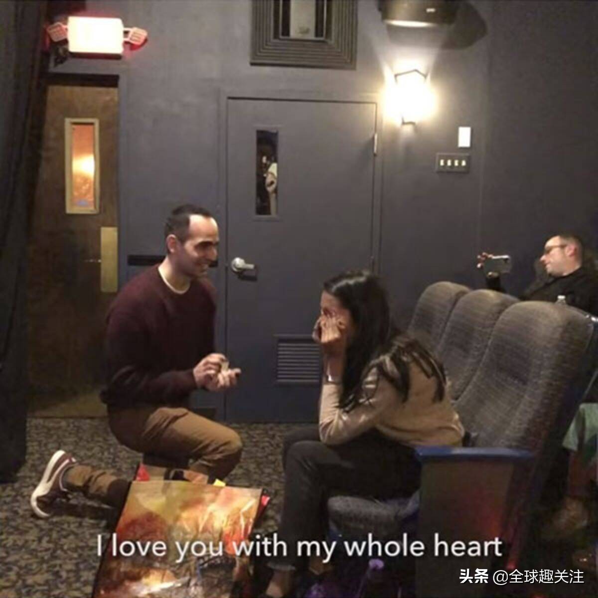 美国小哥为求婚高中初恋爆改迪士尼动画！500万网友甜哭齐送祝福