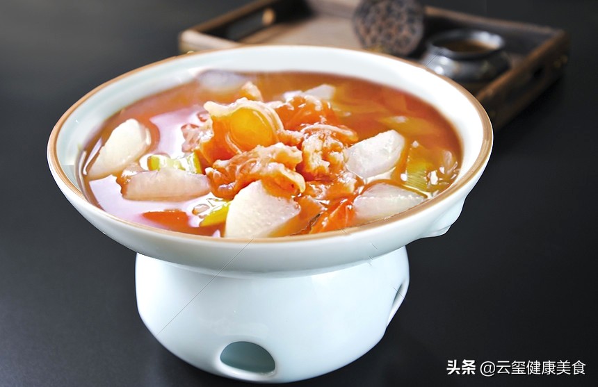 孔融四岁让梨启示孝亲敬老的美德，明日推荐一道美食补肝又养血