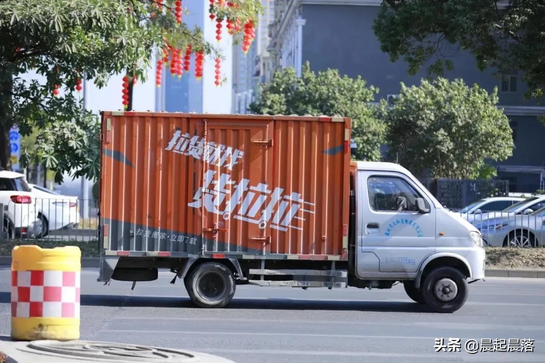 女子网约车跳车事件官方通报,女孩跳车事件最新消息