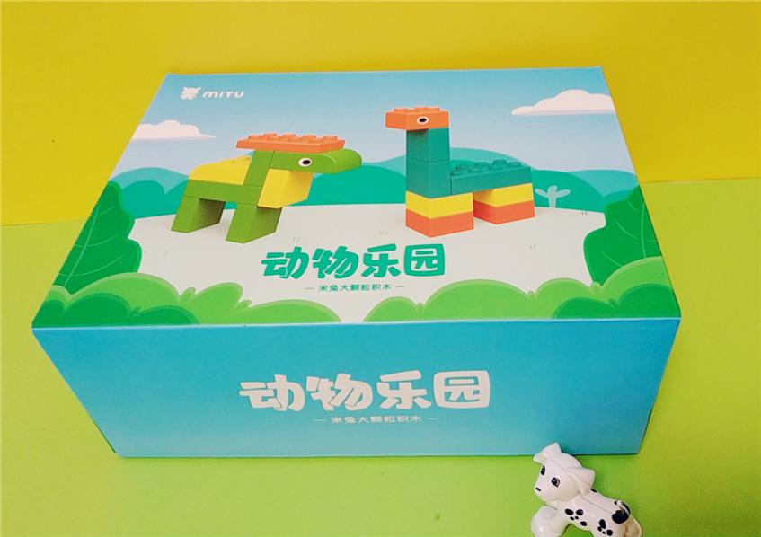 积木是每个宝宝必备的早教玩具,3-6岁大颗粒积木启蒙