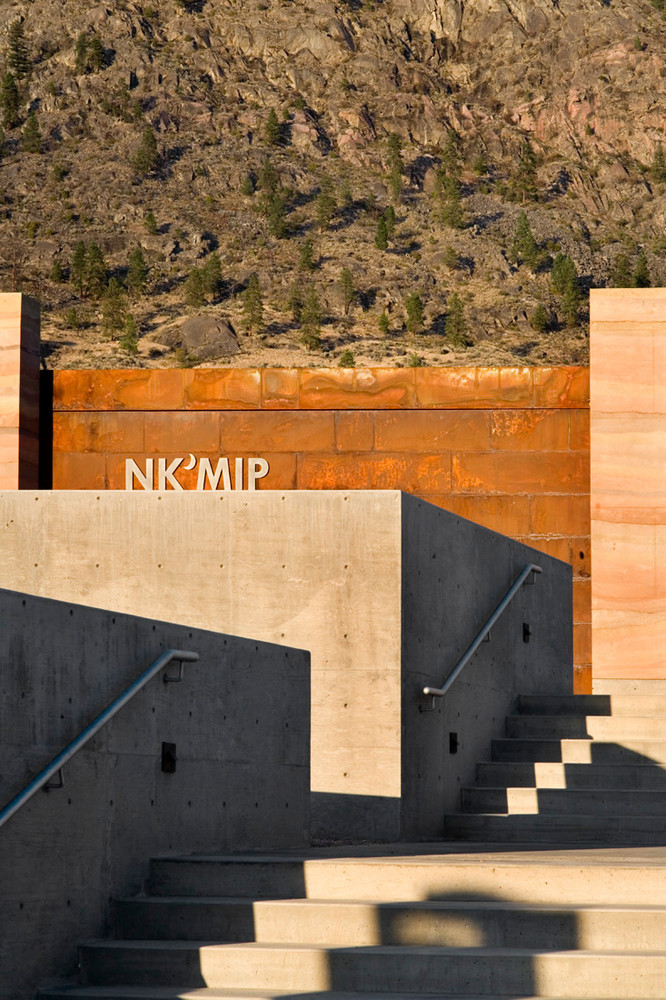 东西方现代夯土墙建筑集粹