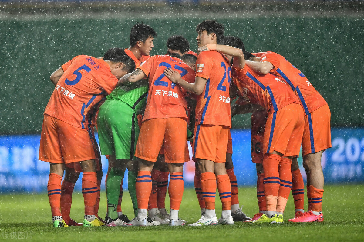 *药火**味浓了！青岛队首发齐鲁德比海报，主题隐喻踏山而行全取三分