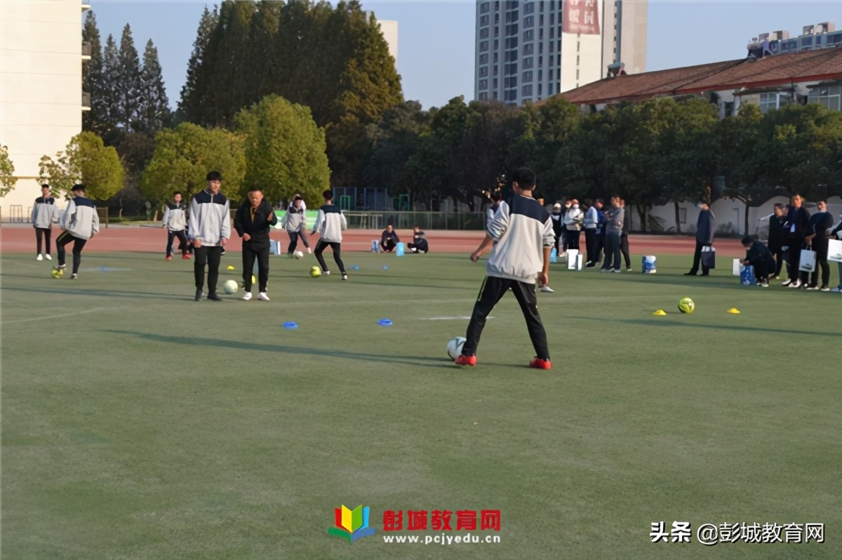 “全国首届球类运动进校园教育论坛”铜山区棠张中学现场会