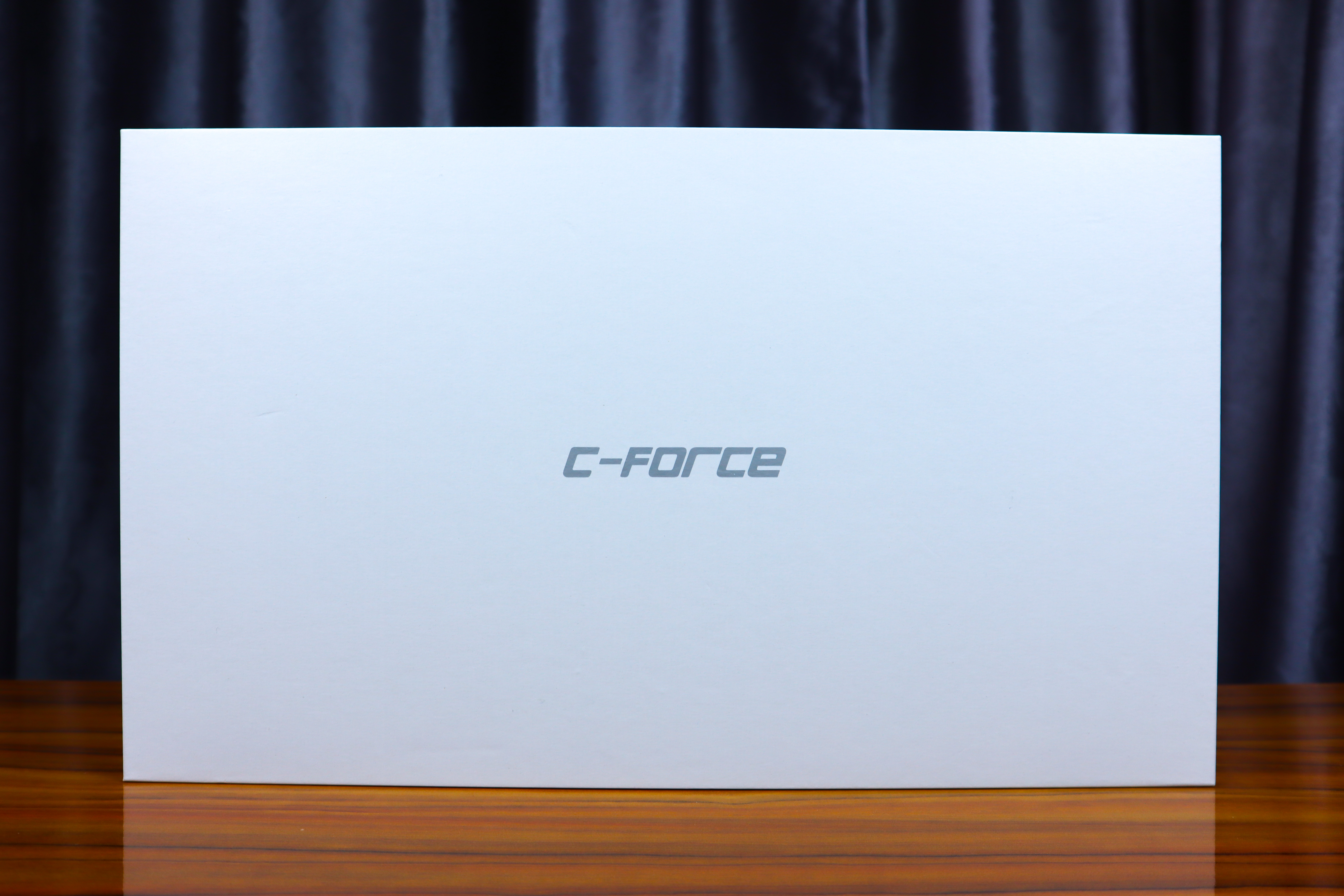 cforce便携显示屏011x,cforce便携屏幕评测