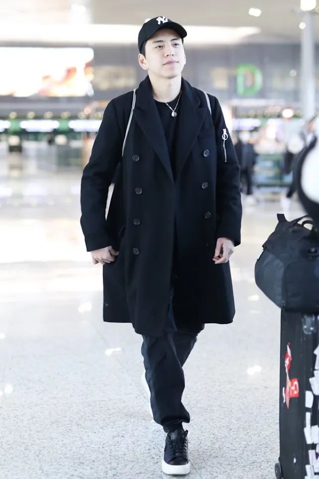 鐜嬪ぇ闄哸j1澶瑰厠,妫掔悆鏈嶆惌閰峚j1鏈夊濂界湅