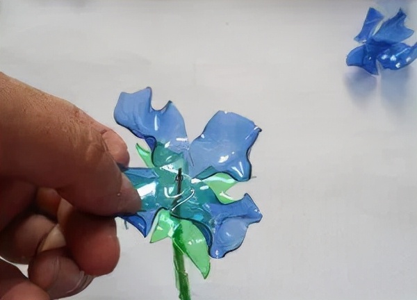 变废为宝简单又漂亮塑料瓶图文,100个废弃塑料瓶变废为宝的方法