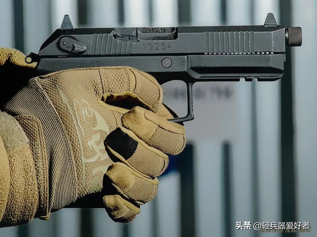 俄罗斯巨蟒手枪,俄罗斯蟒蛇手枪与斑蝰蛇手枪