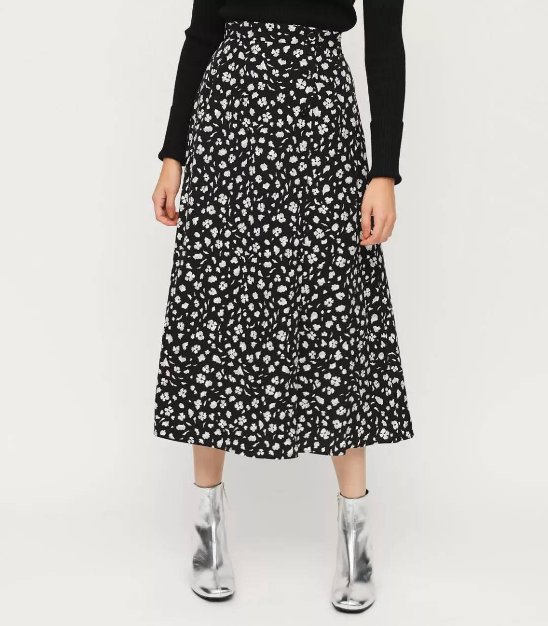 SLY、moussy、RCS等品牌杂志揭载：三吉彩花“东京都市物语”