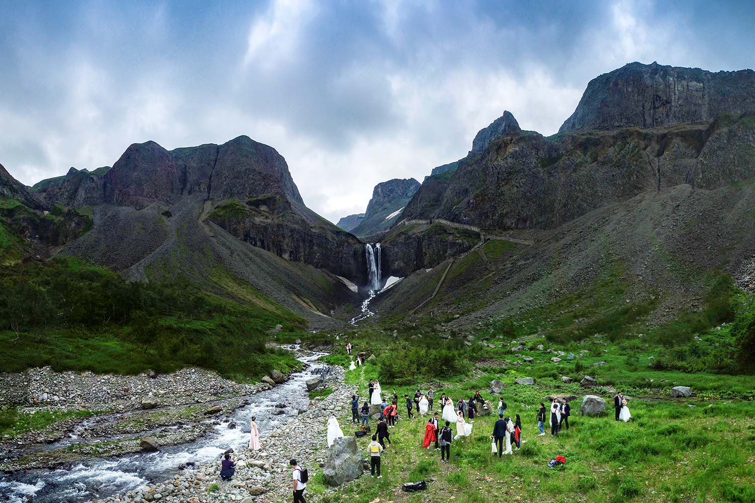 航拍长白山天池视频,长白山天池航拍全景视频