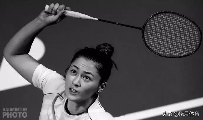 高远球如何正确发力,正手高远球规范动作