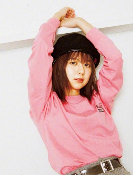 方脸戴什么帽子拉长脸型,什么帽子修饰方脸最好看