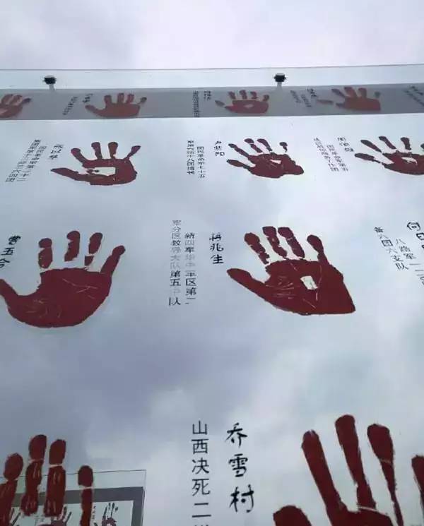 嫌工资低辞职光脚坐在火车站,成都市副市长辞职