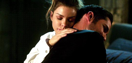 和女生打情骂俏技巧是什么,如何引导女生打情骂俏