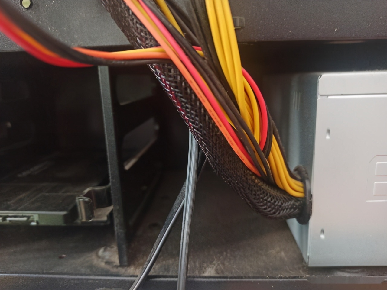 机械硬盘安装教程台式,台式机加装500g机械硬盘教程