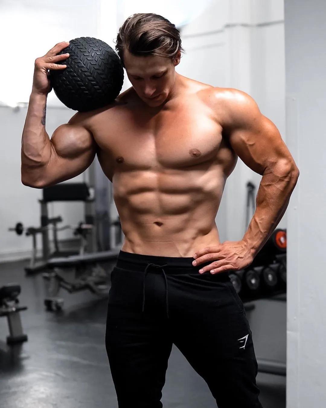 增肌训练前的热身,练前如何热身肩膀