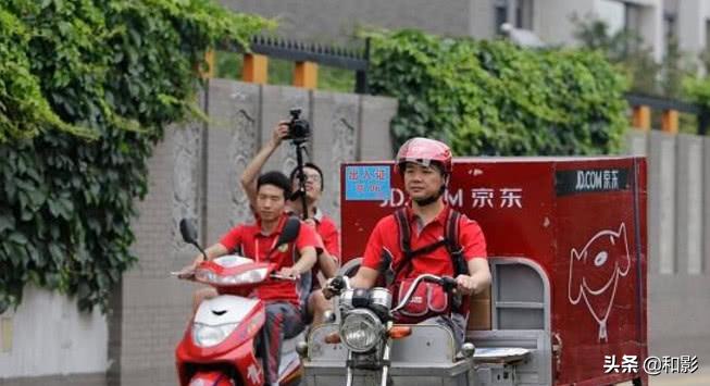 谢霆锋、谭维维、朴树、韩寒，这年头，明星也有骑电动车的情怀