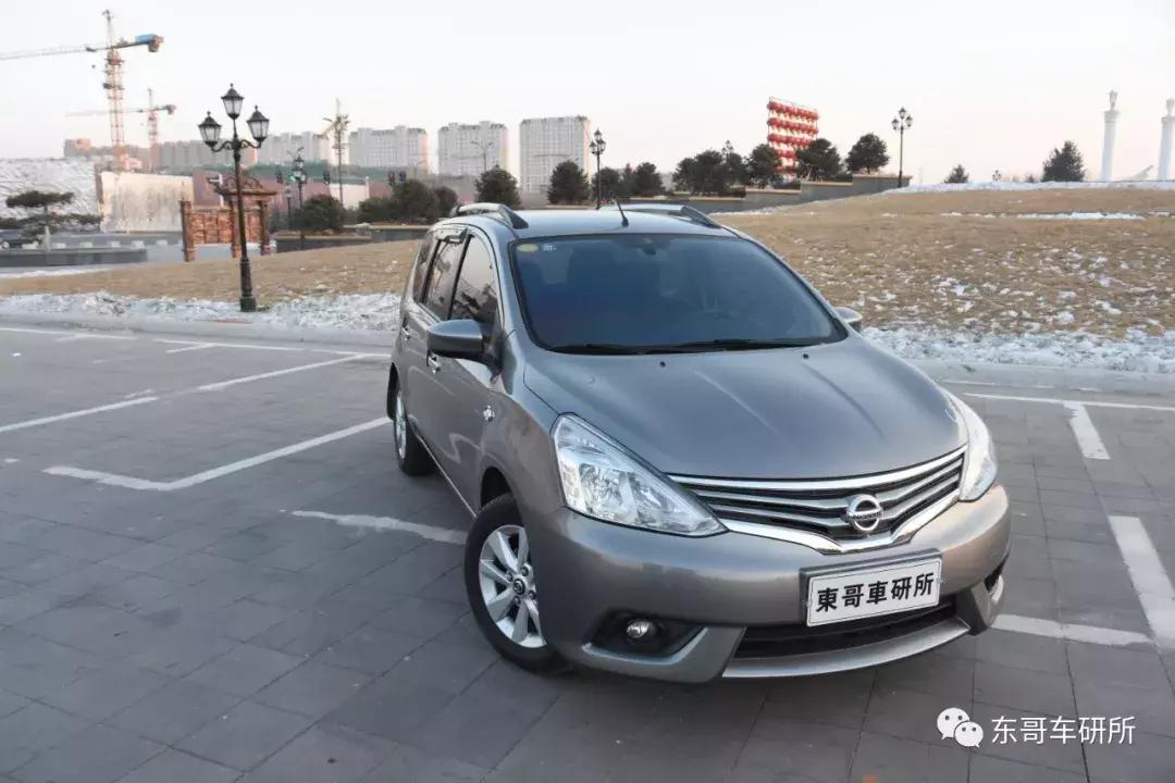 尼桑骊威满载拉货,日产骊威二手车拉人拉货两不误