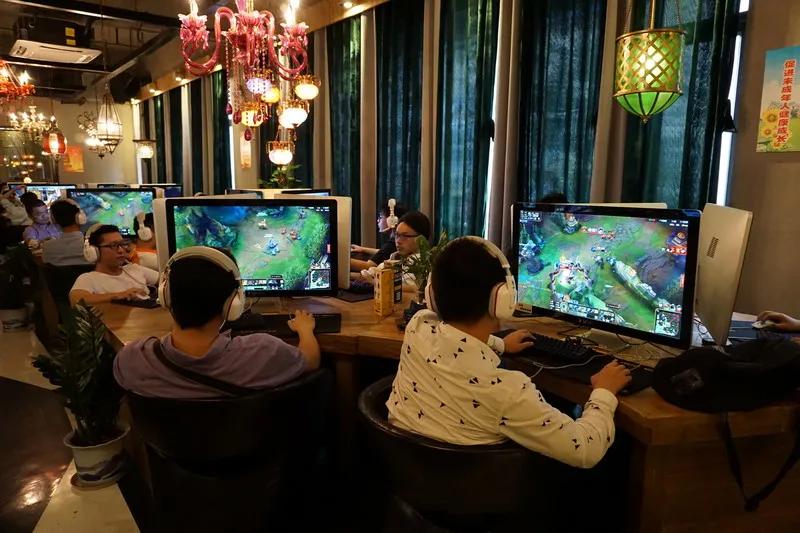 网吧还有钱没用完网吧倒闭了咋办,为什么很多网吧都倒闭了