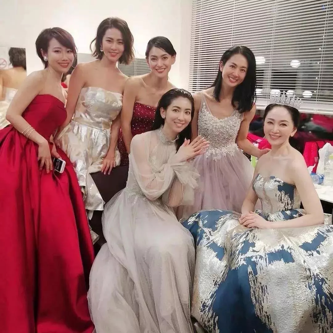 52岁大妈身材神似少女,52岁大妈美似少女