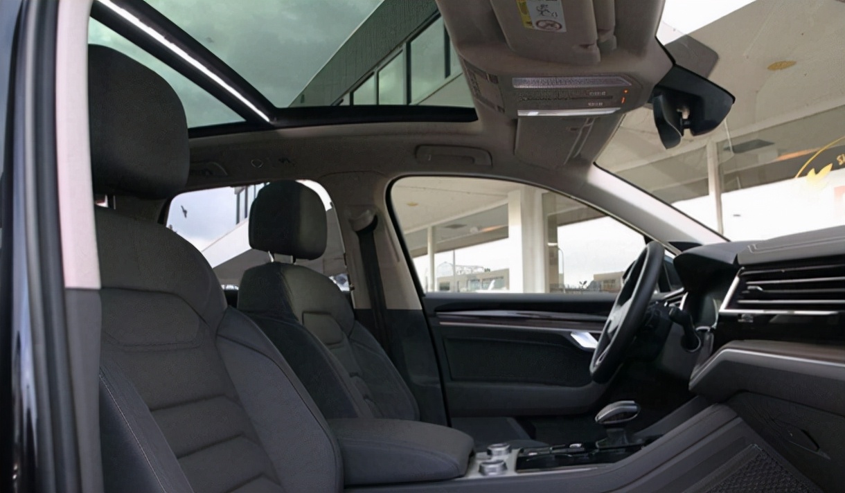 途锐油电混合2023款报价,途锐2023款3.0t落地价